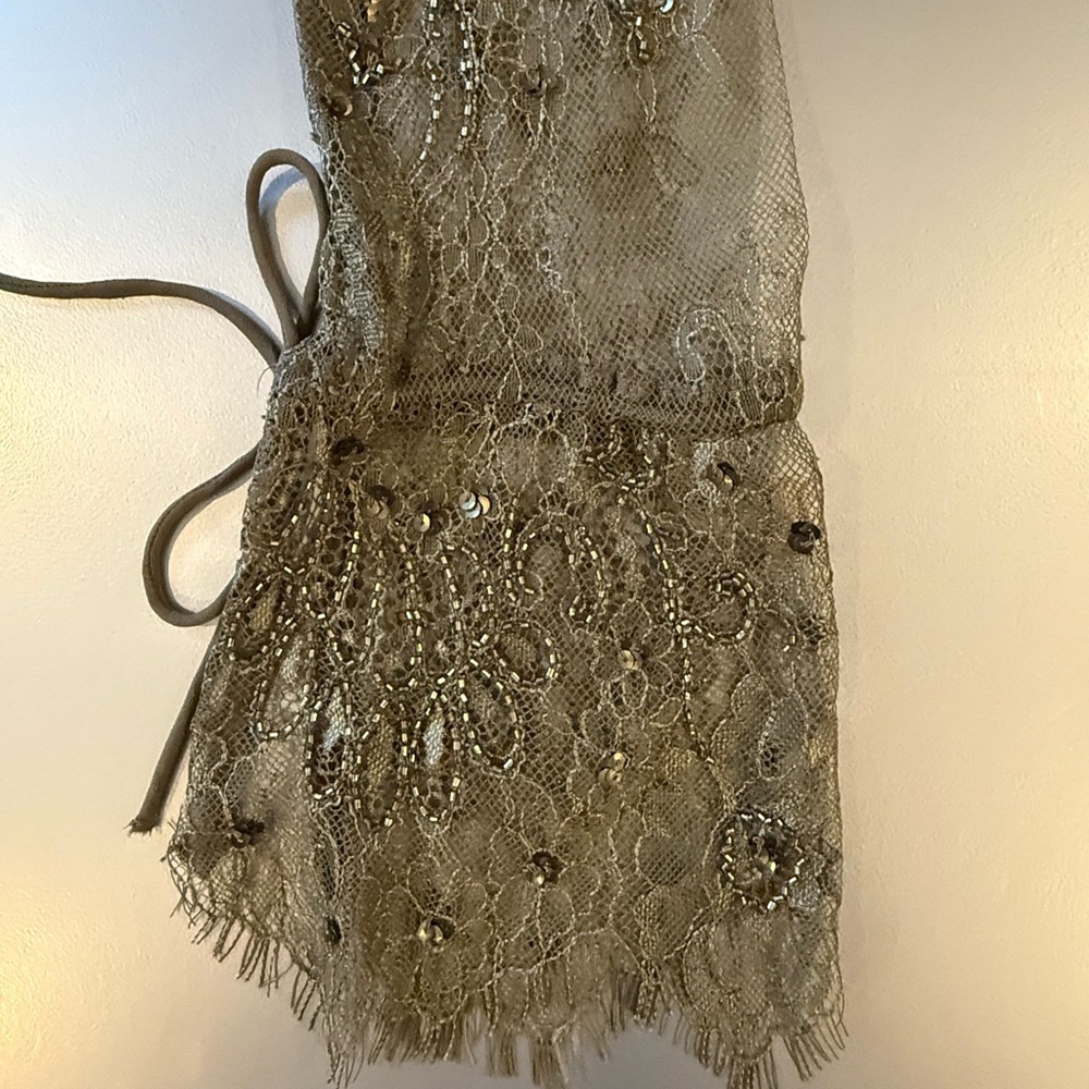 Mango Lace Appliqué Top Size 6 NWT Light/Pastel Grey - Picture 8 of 10